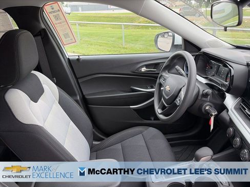 New 2026 Chevrolet Trax LS w/ LS Convenience Package FWD image 29