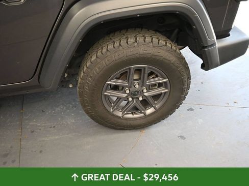 Used 2025 Jeep Wrangler Unlimited Sport AWD/4WD image 20