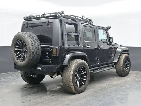 Used 2016 Jeep Wrangler Unlimited Sahara w/ Max Tow Package AWD/4WD image 10