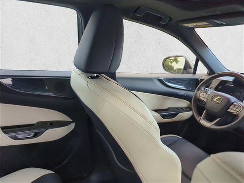 Used 2024 Lexus NX 250 FWD w/ Towing Package (2000 Lbs) image 23