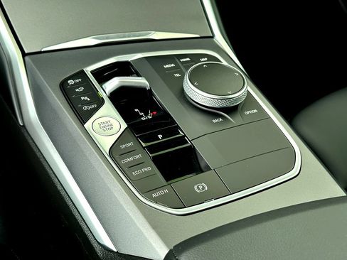 Certified 2025 BMW 230i Coupe RWD image 16