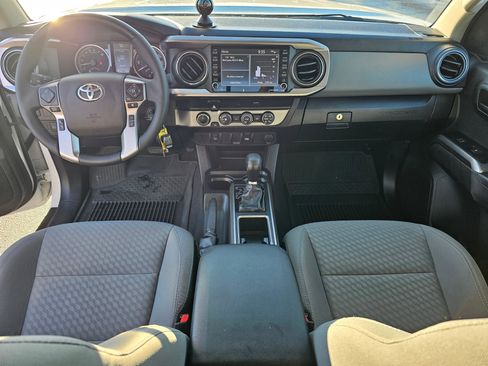 Used 2022 Toyota Tacoma SR5 w/ SR5 Appearance Package (SM) image 15