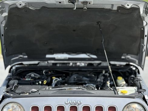 Used 2016 Jeep Wrangler Unlimited Sahara image 47