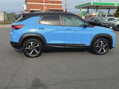 Certified 2023 Chevrolet TrailBlazer RS w/ Sun and Liftgate Package image 9