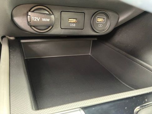 Used 2023 Hyundai Elantra SEL image 29