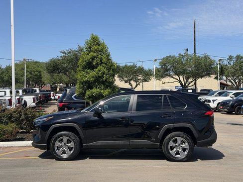 Certified 2025 Toyota RAV4 LE image 4