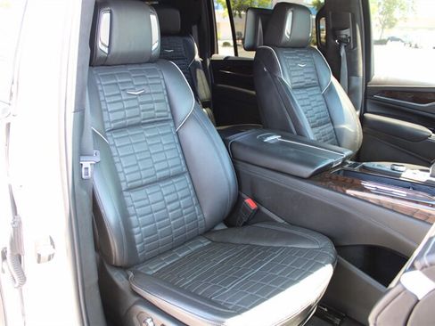 Used 2022 Cadillac Escalade ESV Sport Platinum AWD/4WD image 31