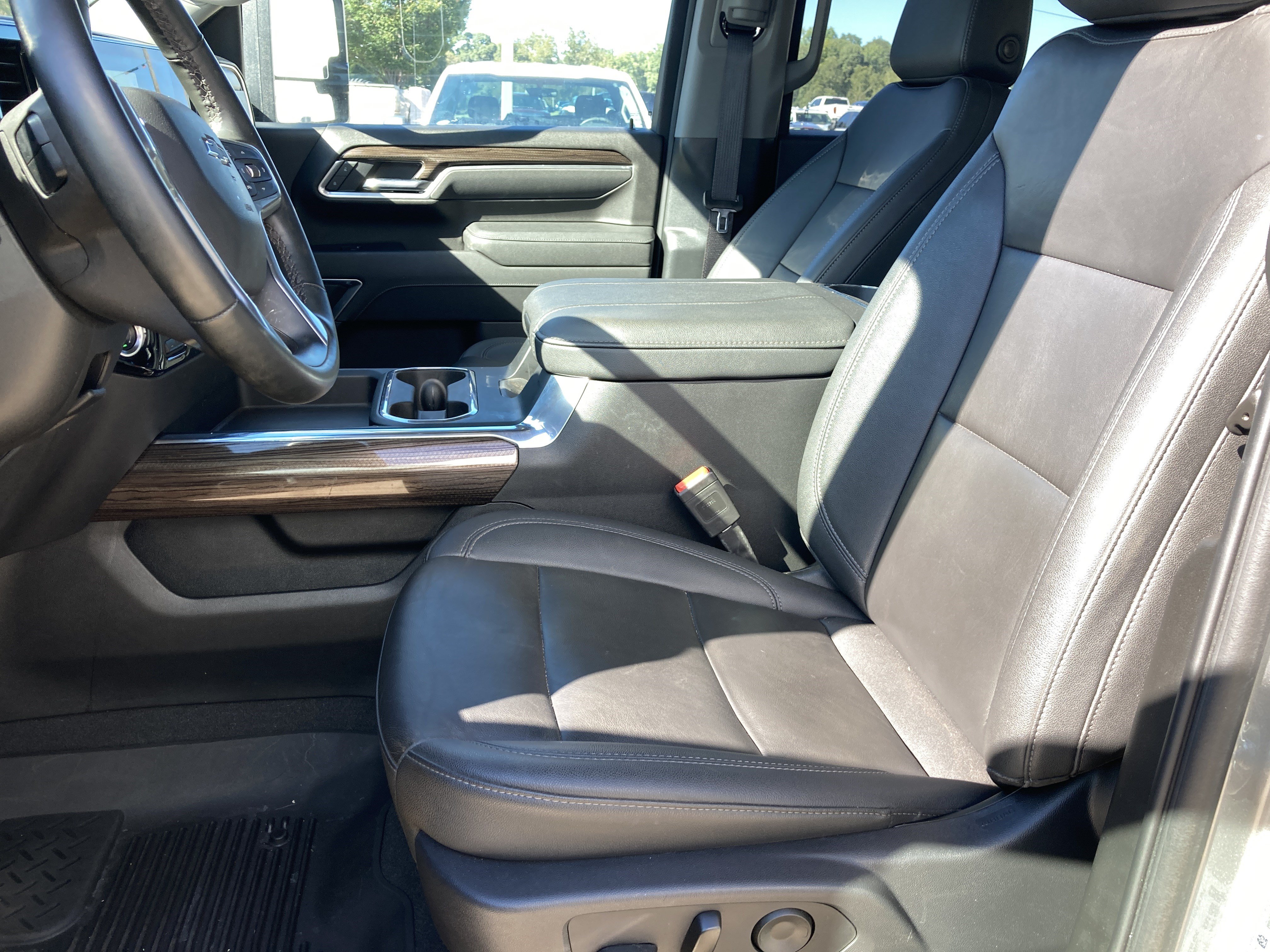 Used 2025 Chevrolet Silverado 2500 LT w/ Trail Boss Package AWD/4WD image 3