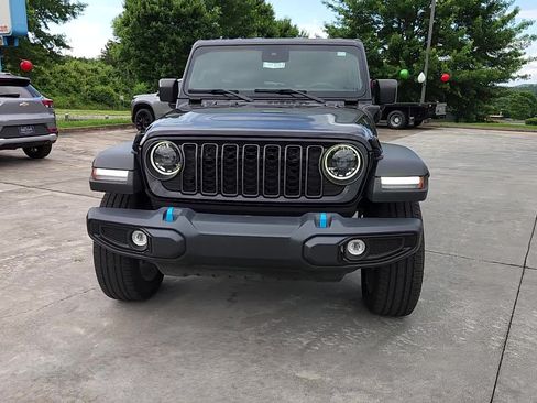 Used 2024 Jeep Wrangler Unlimited w/ Convenience Group AWD/4WD image 7