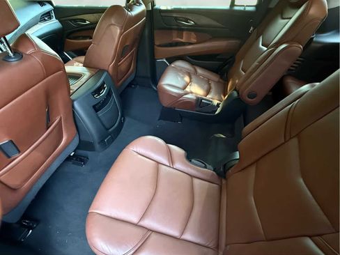 Used 2020 Cadillac Escalade Premium Luxury image 25