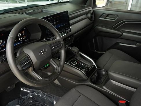 Used 2024 Chevrolet Colorado Trail Boss w/ Technology Package image 2