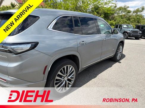 Used 2026 Buick Enclave Avenir AWD/4WD image 7
