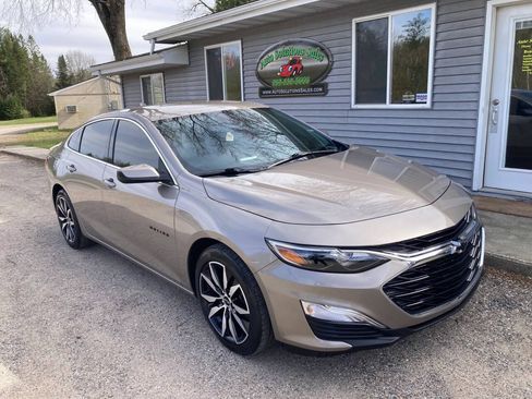 Used 2022 Chevrolet Malibu RS FWD image 2