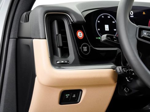 Certified 2026 Porsche Cayenne AWD/4WD image 10