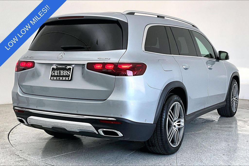 Used 2025 Mercedes-Benz GLS 450 4MATIC image 2