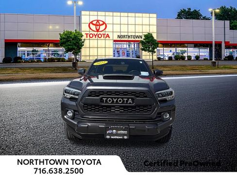Used 2022 Toyota Tacoma TRD Sport AWD/4WD image 5