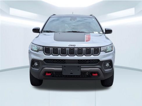 Used 2024 Jeep Compass Trailhawk AWD/4WD image 10
