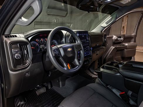 Used 2021 Chevrolet Silverado 1500 Custom image 12