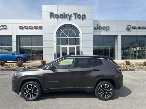 Used 2022 Jeep Compass Limited AWD/4WD image 1