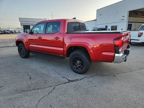 Used 2022 Toyota Tacoma SR5 AWD/4WD image 9