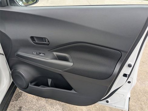 New 2025 Nissan Kicks Play S image 31
