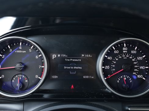 Used 2022 Kia Carnival EX FWD image 14