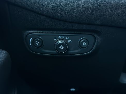 Used 2021 Chevrolet Equinox LT image 24