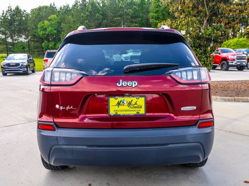 Used 2019 Jeep Cherokee Latitude w/ Popular Appearance Group FWD image 5