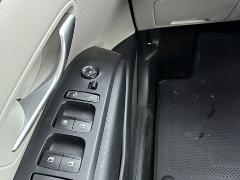 Used 2023 Hyundai Tucson SE image 25