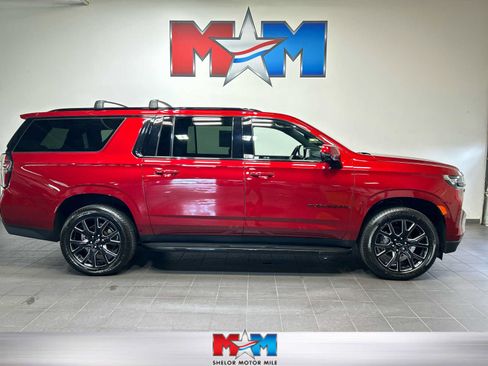 Used 2024 Chevrolet Suburban RST w/ Luxury Package AWD/4WD image 1