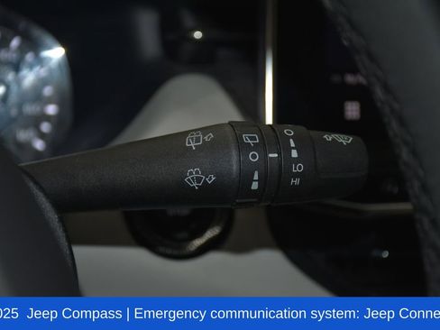 Used 2025 Jeep Compass Limited image 12