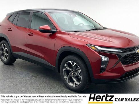 Used 2025 Chevrolet Trax LT w/ LT Convenience Package FWD image 1