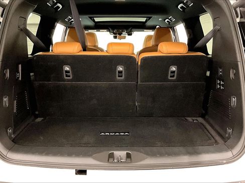 Used 2025 Nissan Armada Platinum Reserve AWD/4WD image 43