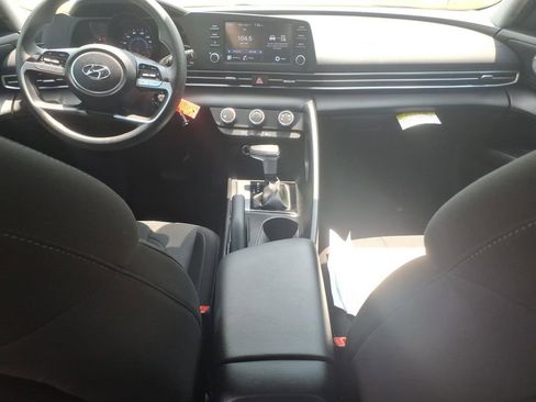 Used 2022 Hyundai Elantra SE w/ Cargo Package FWD image 13