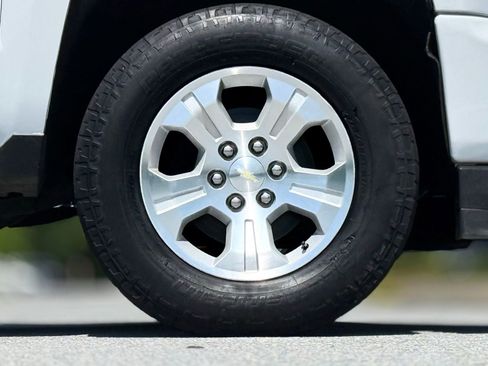 Used 2018 Chevrolet Silverado 1500 LTZ Z71 w/ LTZ Plus Package AWD/4WD image 19