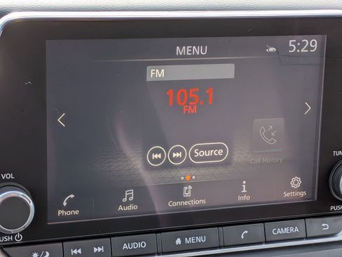 Used 2025 Nissan Rogue SV w/ SV Premium Package FWD image 17