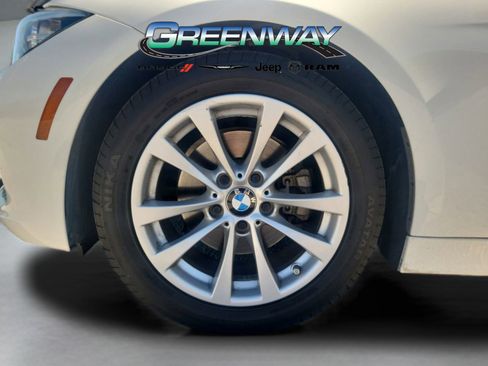 Used 2016 BMW 320i Sedan image 29