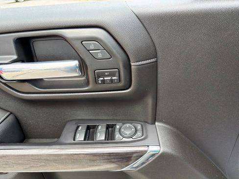 Used 2021 Chevrolet Silverado 1500 LTZ AWD/4WD image 34