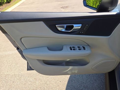 Used 2024 Volvo V60 B5 Cross Country Plus image 22