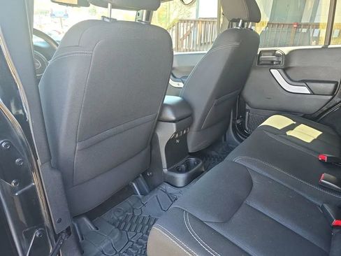 Used 2014 Jeep Wrangler Unlimited Sahara w/ Max Tow Package AWD/4WD image 21