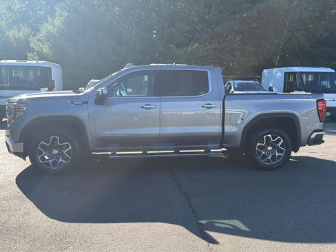 Used 2024 GMC Sierra 1500 SLT AWD/4WD image 9