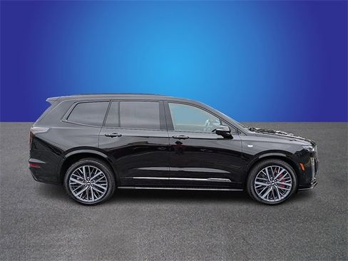 Certified 2024 Cadillac XT6 Sport w/ Technology Package image 6