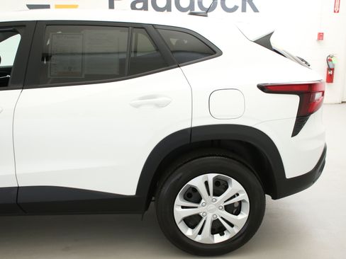 Used 2024 Chevrolet Trax LS w/ Driver Confidence Package FWD image 6
