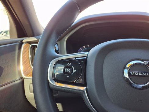 Certified 2023 Volvo XC60 B5 Plus w/ Protection Package Premier image 28