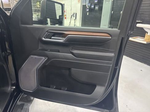 Used 2024 GMC Sierra 2500 Denali w/ Technology Package AWD/4WD image 35