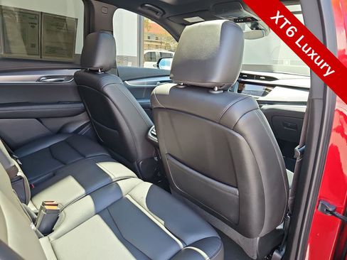 Used 2023 Cadillac XT6 Luxury FWD image 15