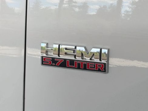 Used 2019 RAM 1500 Big Horn AWD/4WD image 12