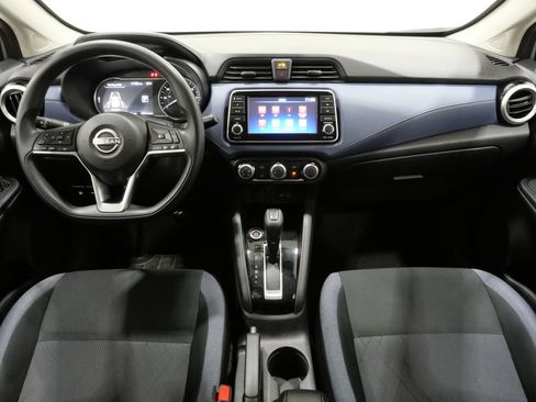 Used 2023 Nissan Versa SV image 9