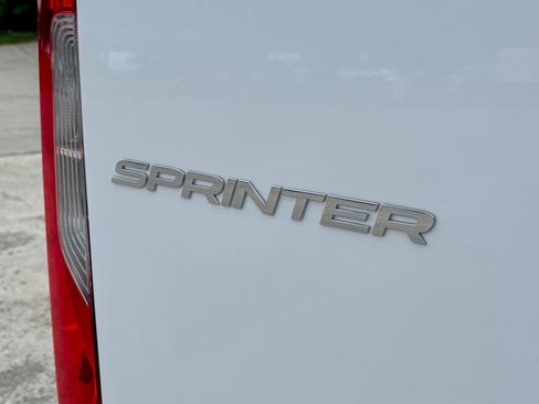 Used 2025 Mercedes-Benz Sprinter 2500 image 38