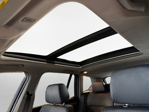 Used 2017 BMW X3 xDrive28i image 23